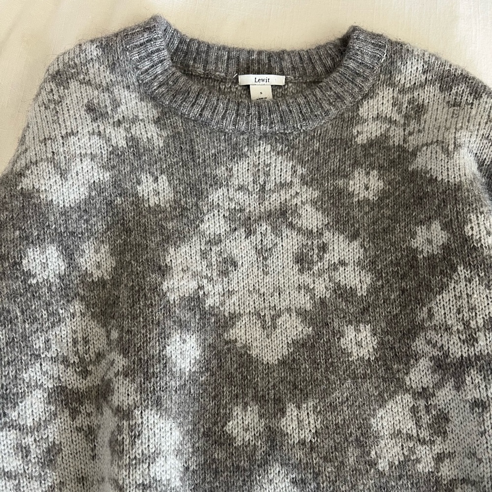 Lewit cozy sweater
